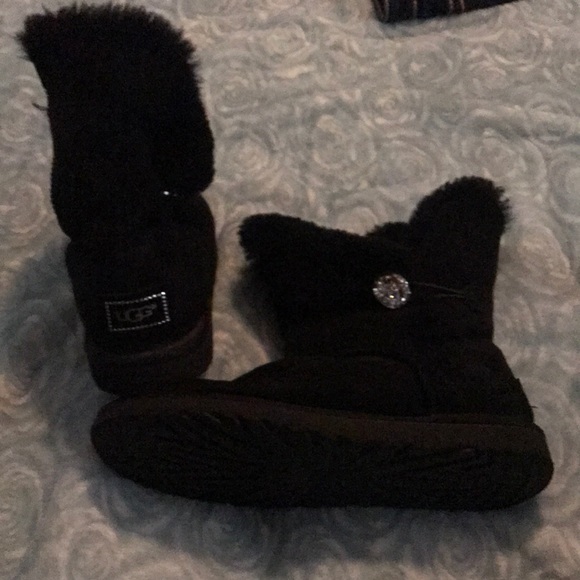 UGG Shoes - SIZE 9 BLACK UGGS